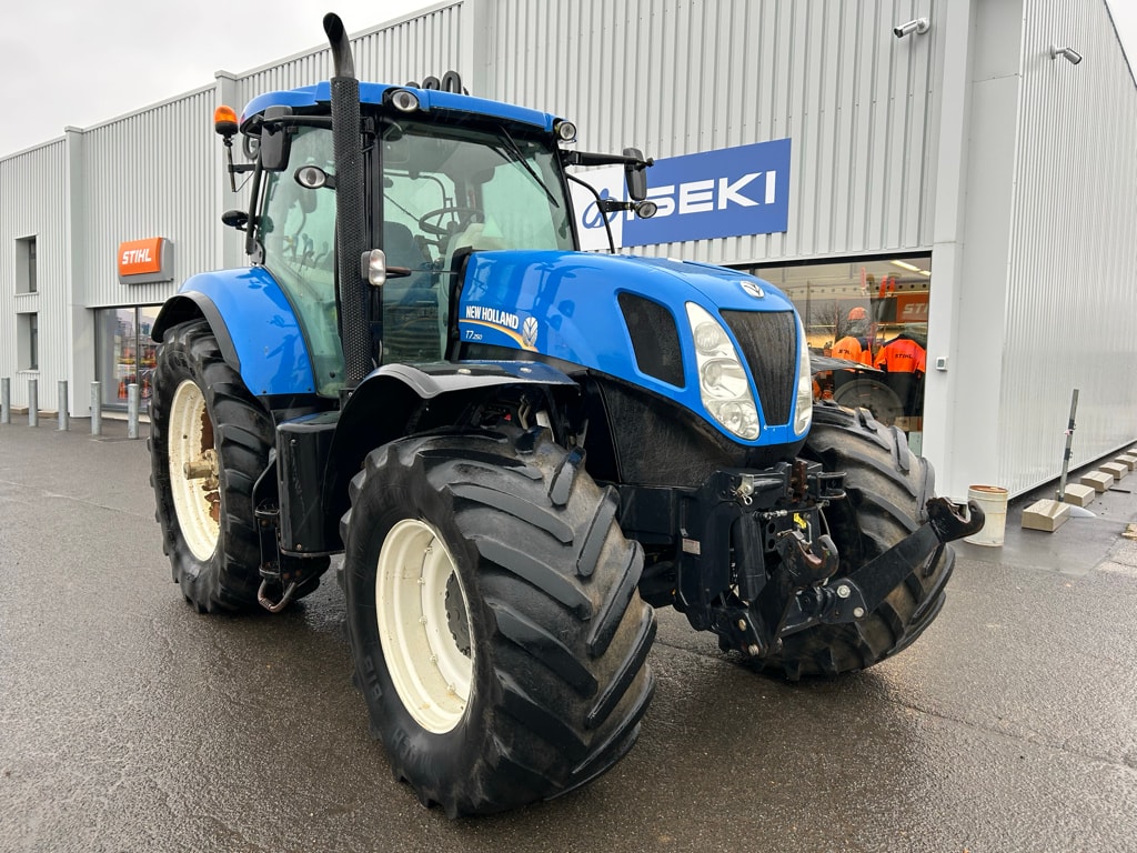 Tracteur NEW HOLLAND T7 250 - photo slide 1