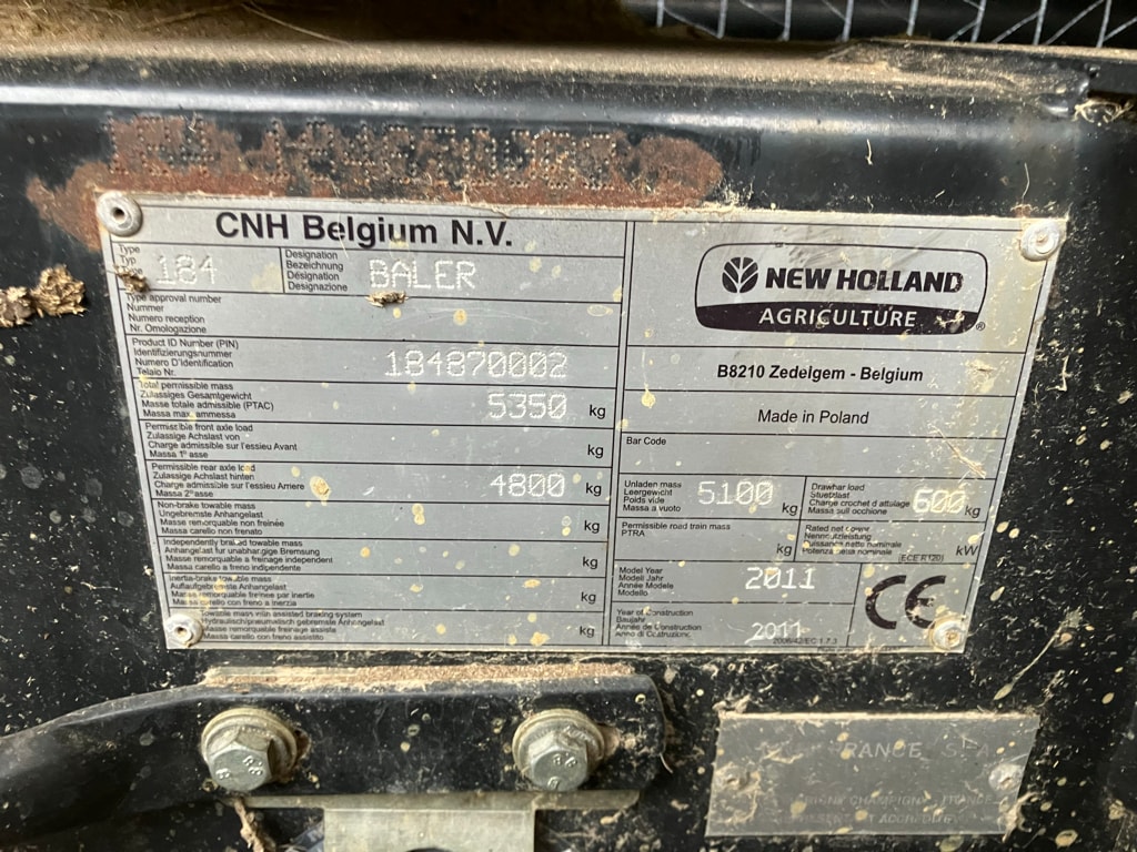 Presse enrubanneuse NEW HOLLAND BR6090 - photo slide 9