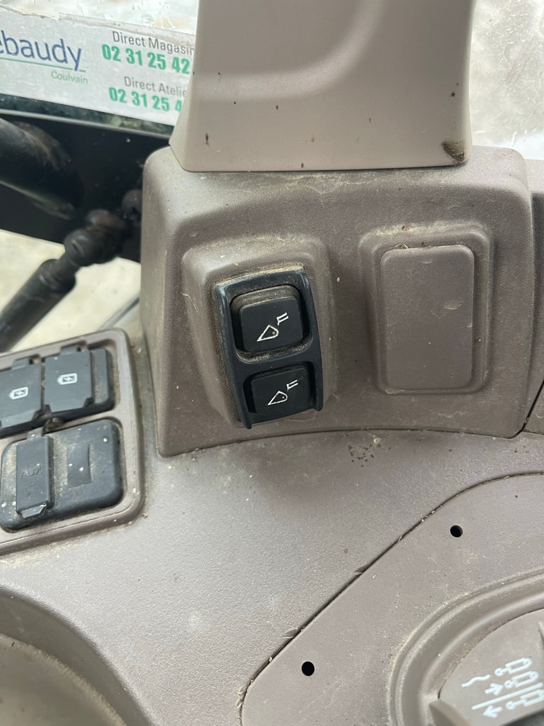 Tracteur chargeur JOHN DEERE 6130M - photo slide 3