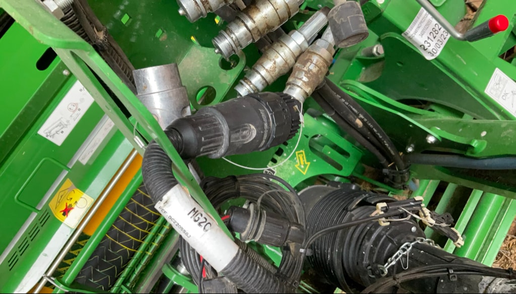 Presse balles rondes JOHN DEERE V451 R - photo slide 8