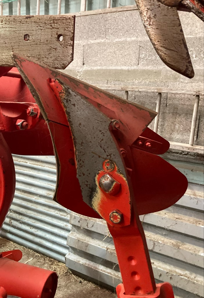Charrue KUHN Varimaster 153 - photo slide 7