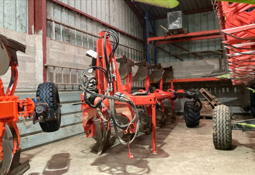 Charrue KUHN Varimaster 153 - photo slide 12