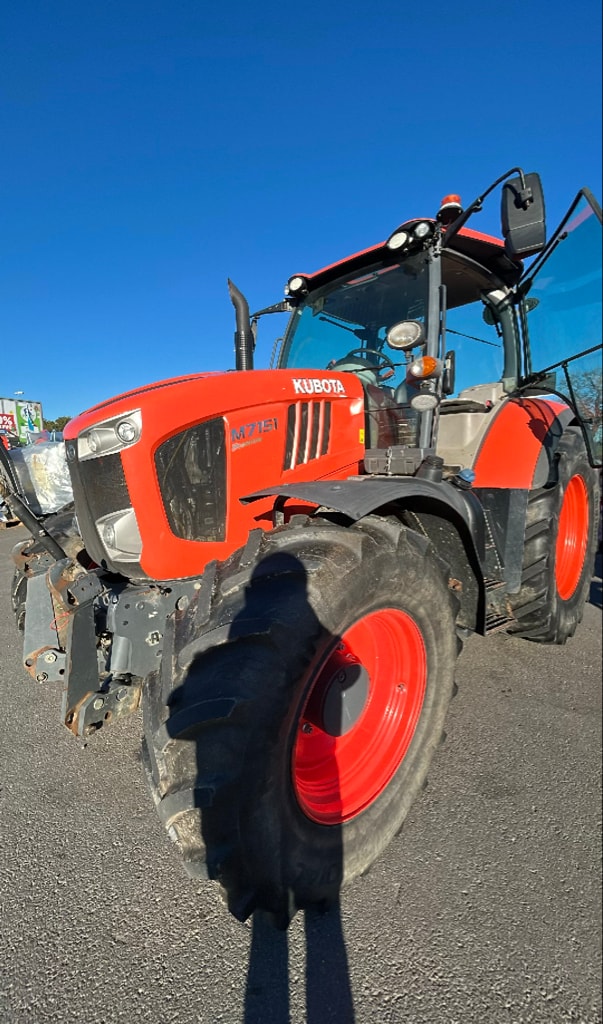 Tracteur chargeur KUBOTA M7151 premium - photo slide 1