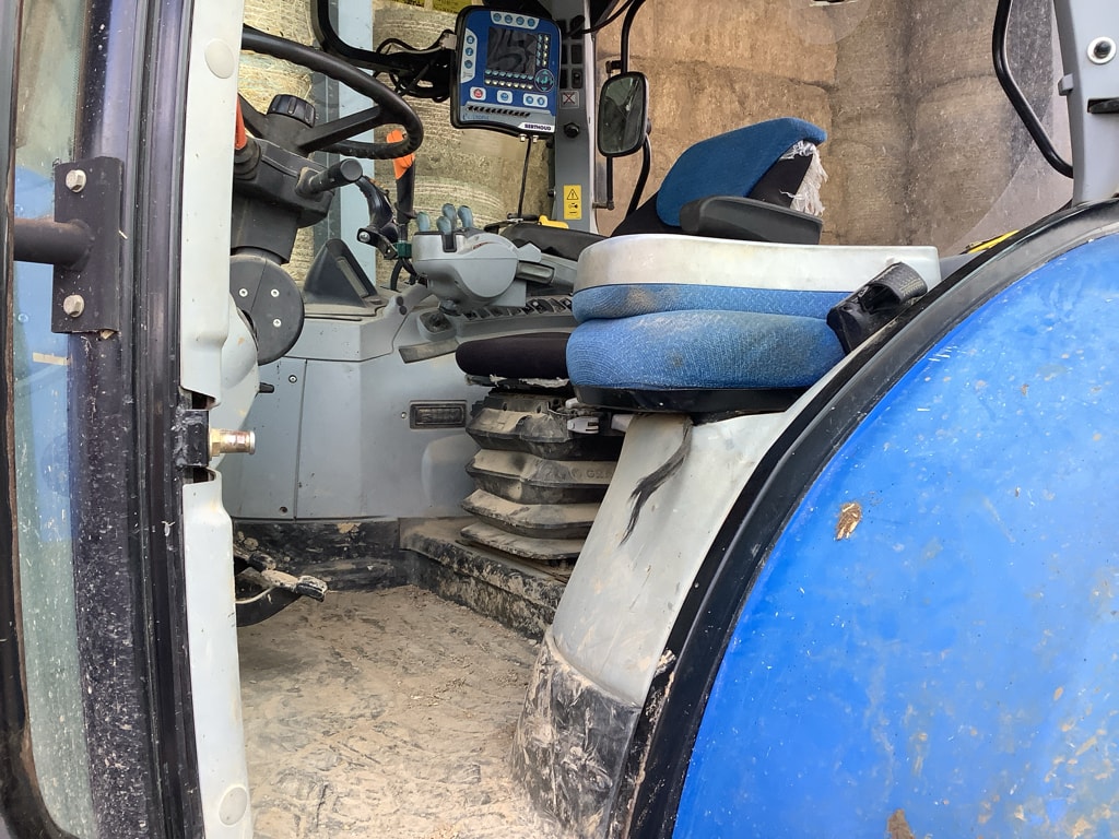 Tracteur NEW HOLLAND T6090 ACTIVE - photo slide 11