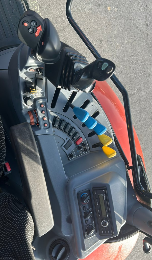 Tracteur chargeur KUBOTA M6121 - photo slide 15