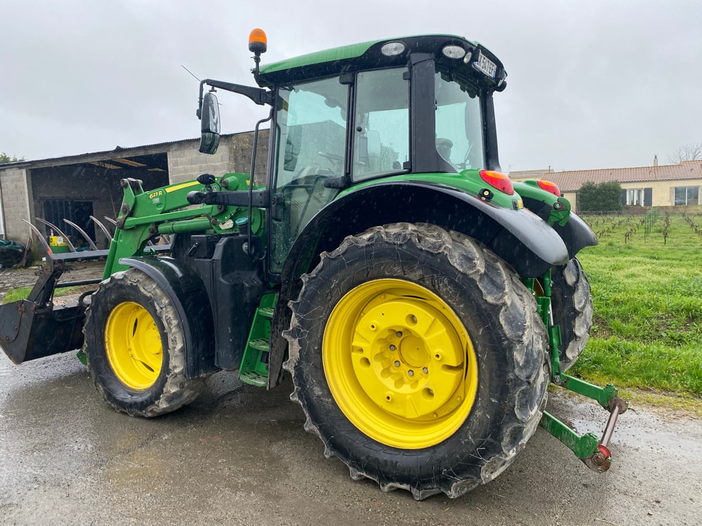 Tracteur chargeur JOHN DEERE 6110M - photo slide 4