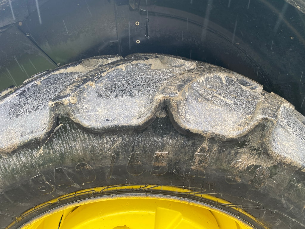 Tracteur chargeur JOHN DEERE 6110M - photo slide 11