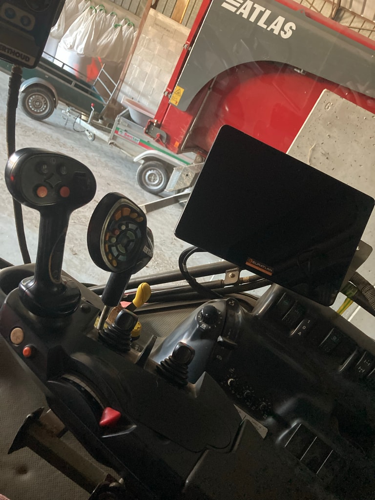 Tracteur MC CORMICK XTX 145 XTRASPEED - photo slide 14