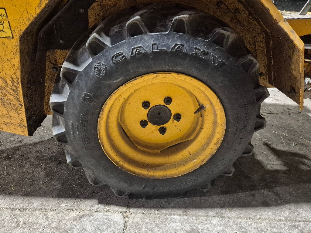 Valet de ferme JCB 403 - photo slide 5