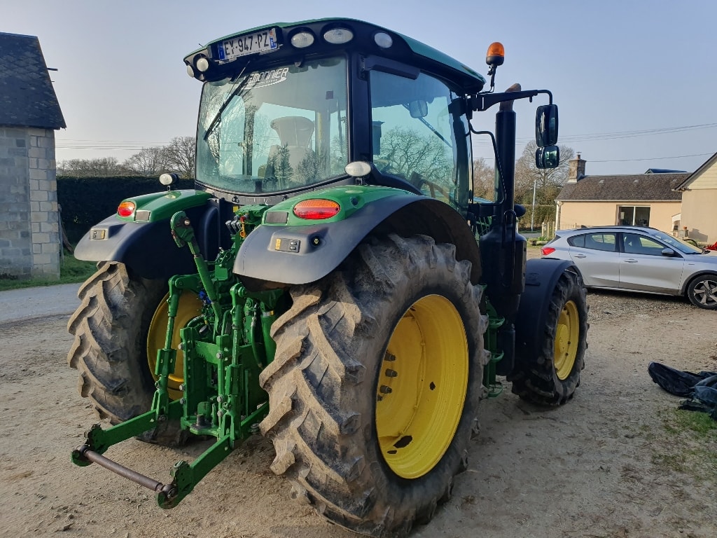 Tracteur JOHN DEERE 6135R - photo slide 2