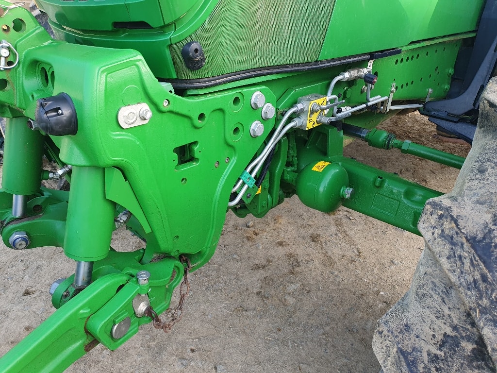 Tracteur JOHN DEERE 6135R - photo slide 10