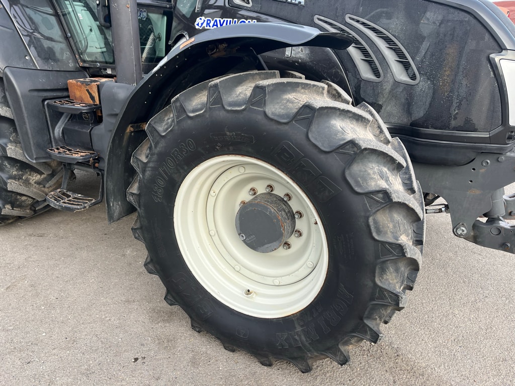 Tracteur VALTRA T 203 DIRECT - photo slide 6