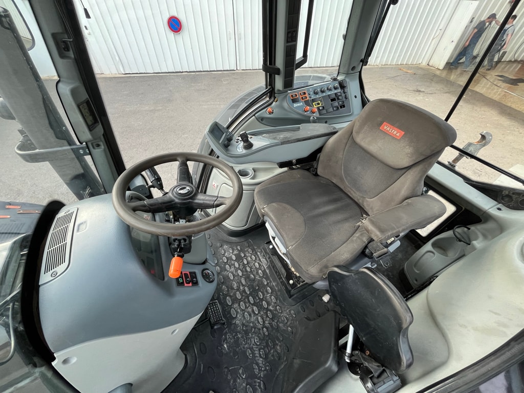 Tracteur VALTRA T 203 DIRECT - photo slide 9