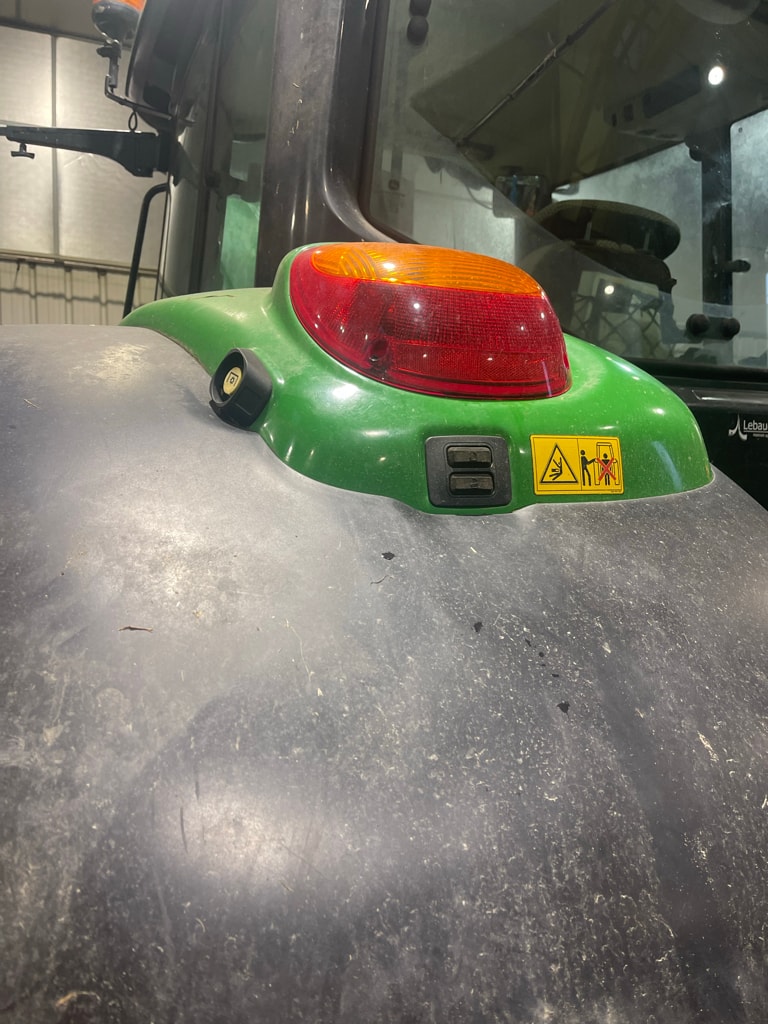 Tracteur chargeur JOHN DEERE 6130M - photo slide 8