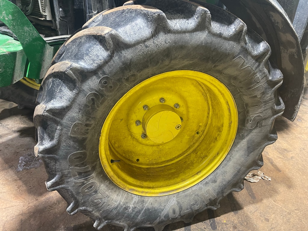 Tracteur chargeur JOHN DEERE 6130M - photo slide 10