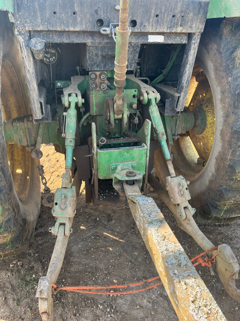 Tracteur JOHN DEERE 3350 - photo slide 8