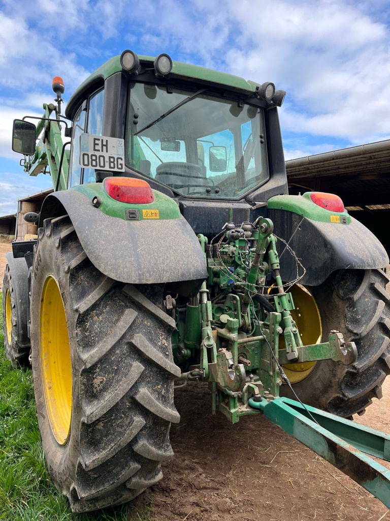 Tracteur chargeur JOHN DEERE 6115M - photo slide 8