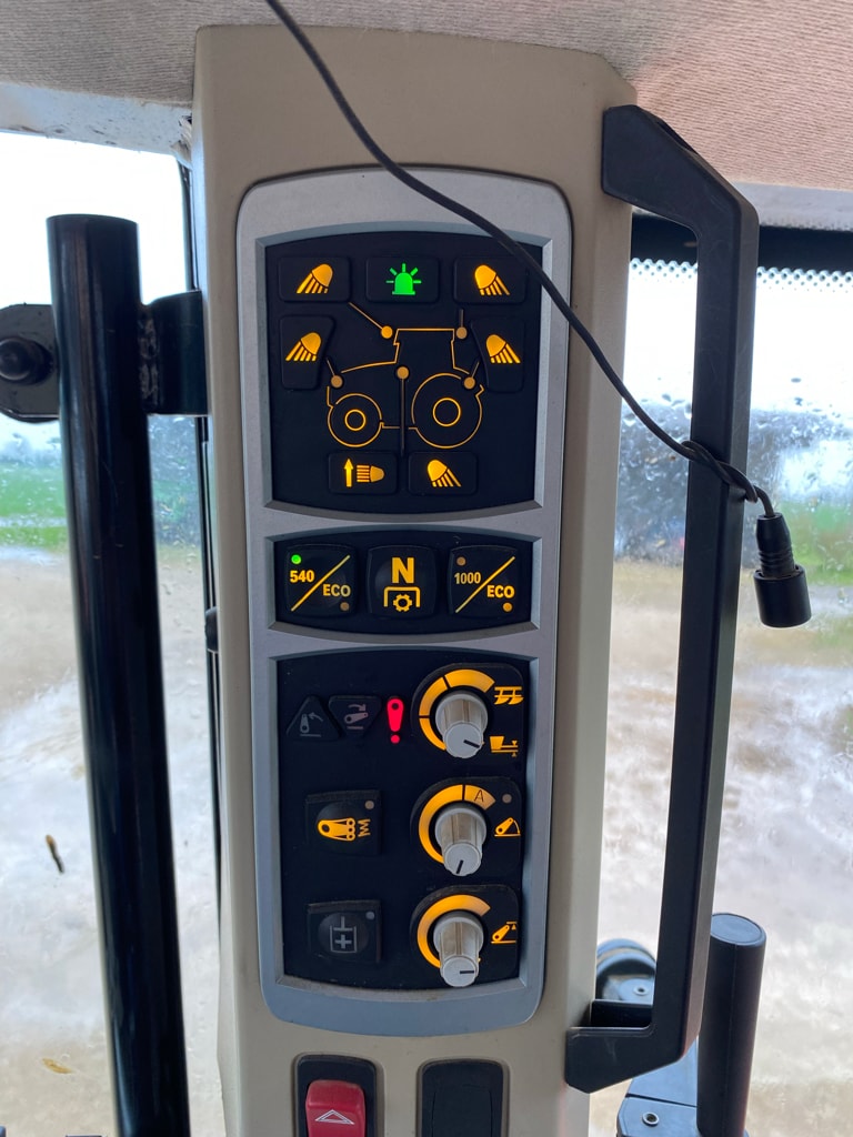 Tracteur MASSEY FERGUSON 6613 DYNA-4 ESSENTIAL - photo slide 14