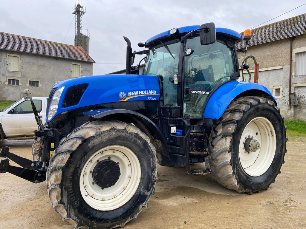 Tracteur NEW HOLLAND T7.220 - photo slide 13