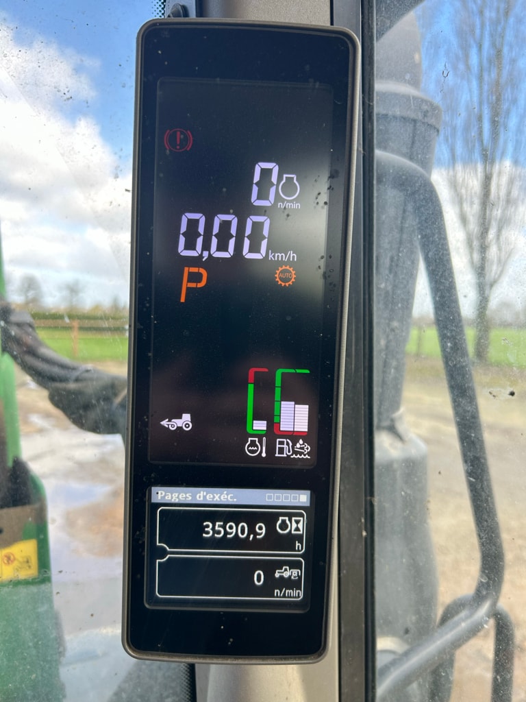 Tracteur chargeur JOHN DEERE 6100M - photo slide 17