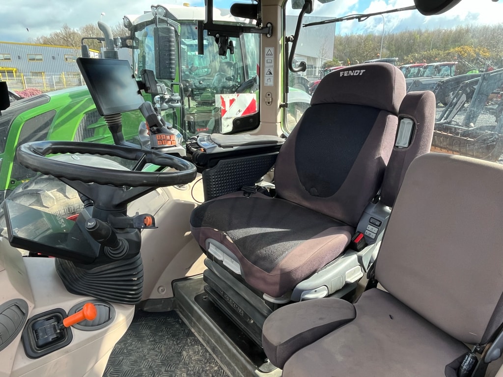 Tracteur FENDT 724 VARIO PROFI + - photo slide 11