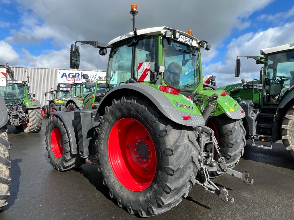 Tracteur FENDT 724 VARIO PROFI + - photo slide 4