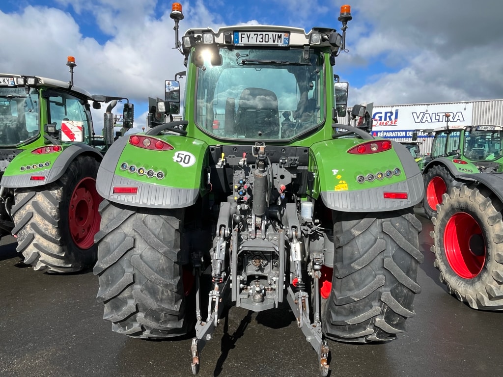 Tracteur FENDT 724 VARIO PROFI + - photo slide 9