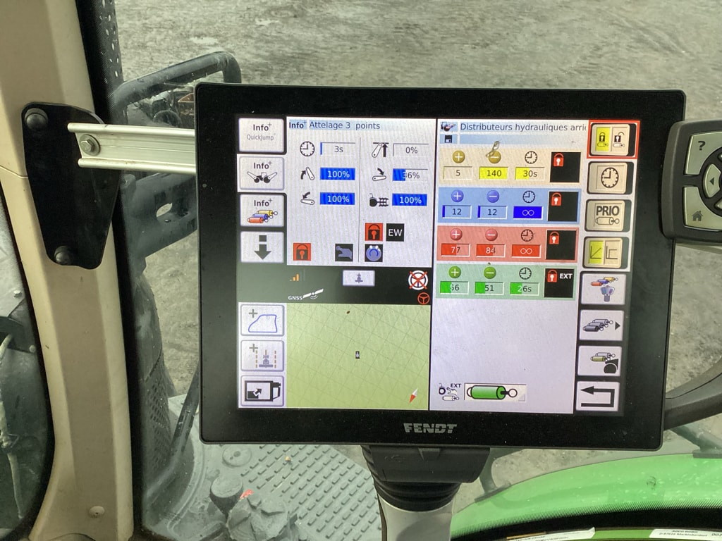Tracteur FENDT 826 S4 profi + - photo slide 10