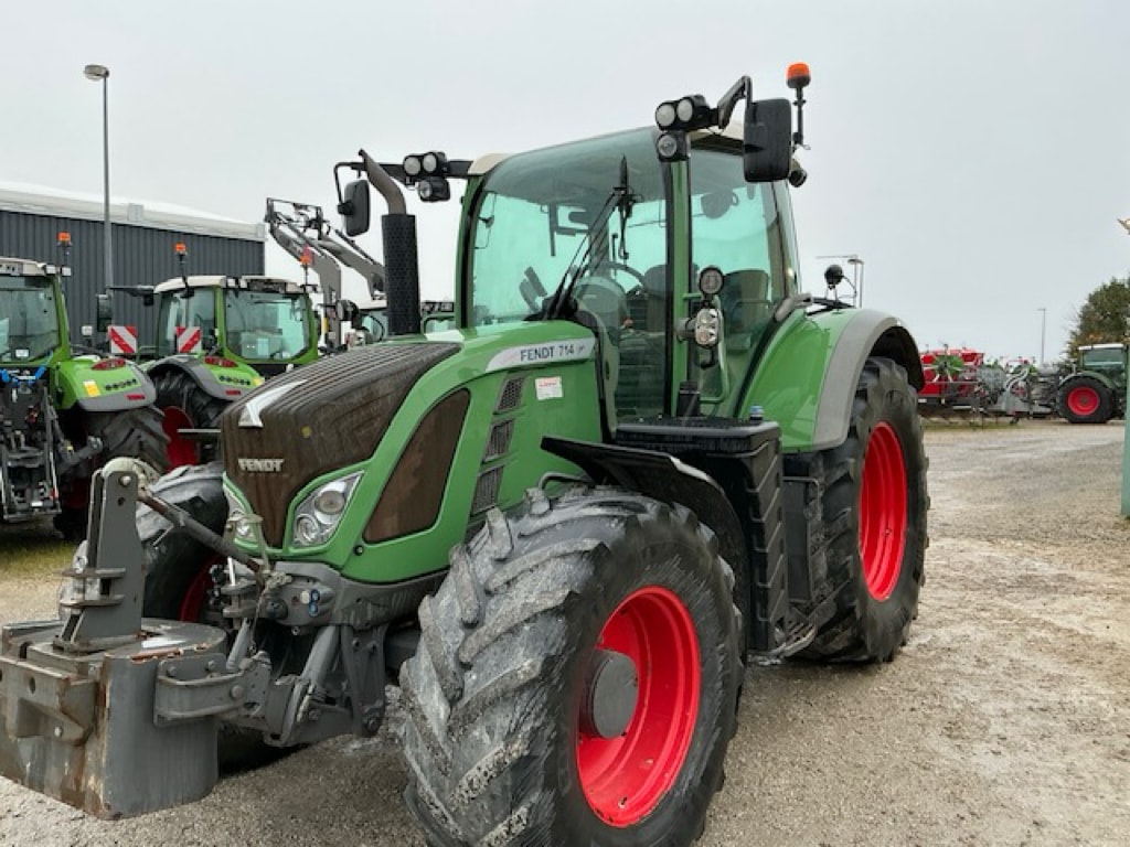 Tracteur FENDT 714 VARIO PROFI - photo slide 2