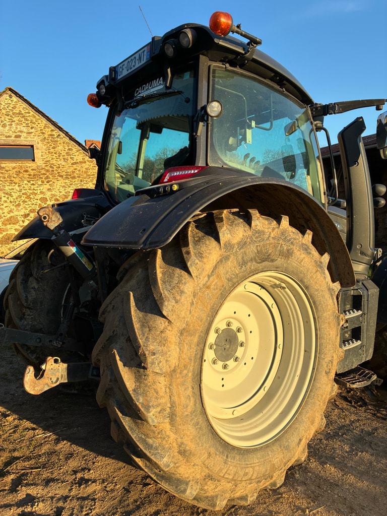 Tracteur VALTRA N134 Hitech - photo slide 3