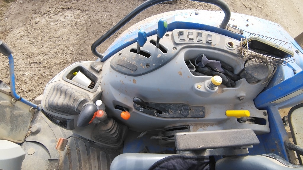 Tracteur NEW HOLLAND T5.100 - photo slide 8