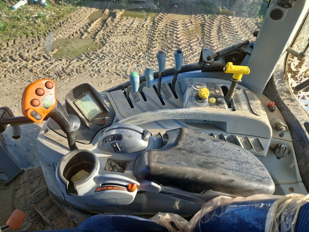 Tracteur NEW HOLLAND T7.215S - photo slide 7