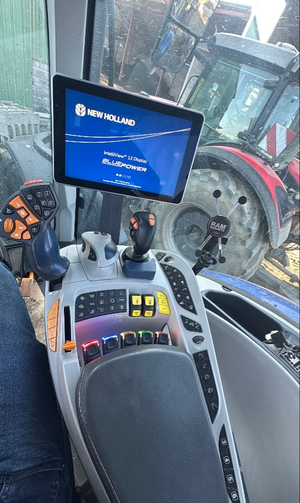 Tracteur NEW HOLLAND T7.315 - photo slide 24