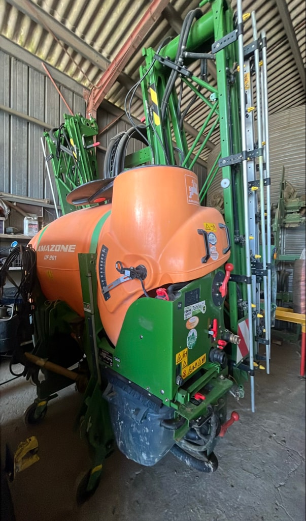 Pulverisateur AMAZONE UF901 - photo slide 1
