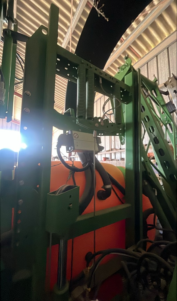 Pulverisateur AMAZONE UF901 - photo slide 10