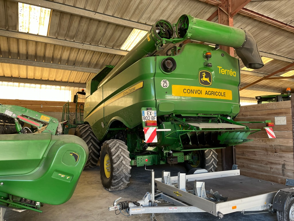 Moissonneuse JOHN DEERE S670 - photo slide 4