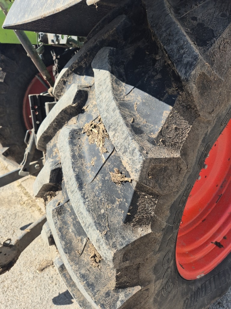 Tracteur CLAAS ARION 520 - photo slide 9