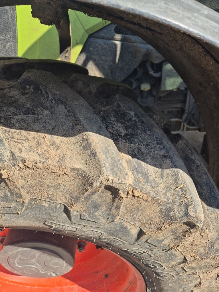 Tracteur CLAAS ARION 520 - photo slide 11