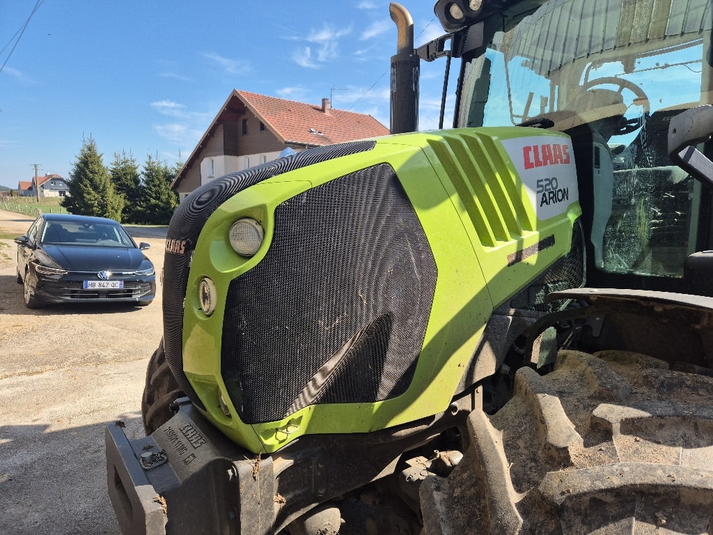 Tracteur CLAAS ARION 520 - photo slide 12