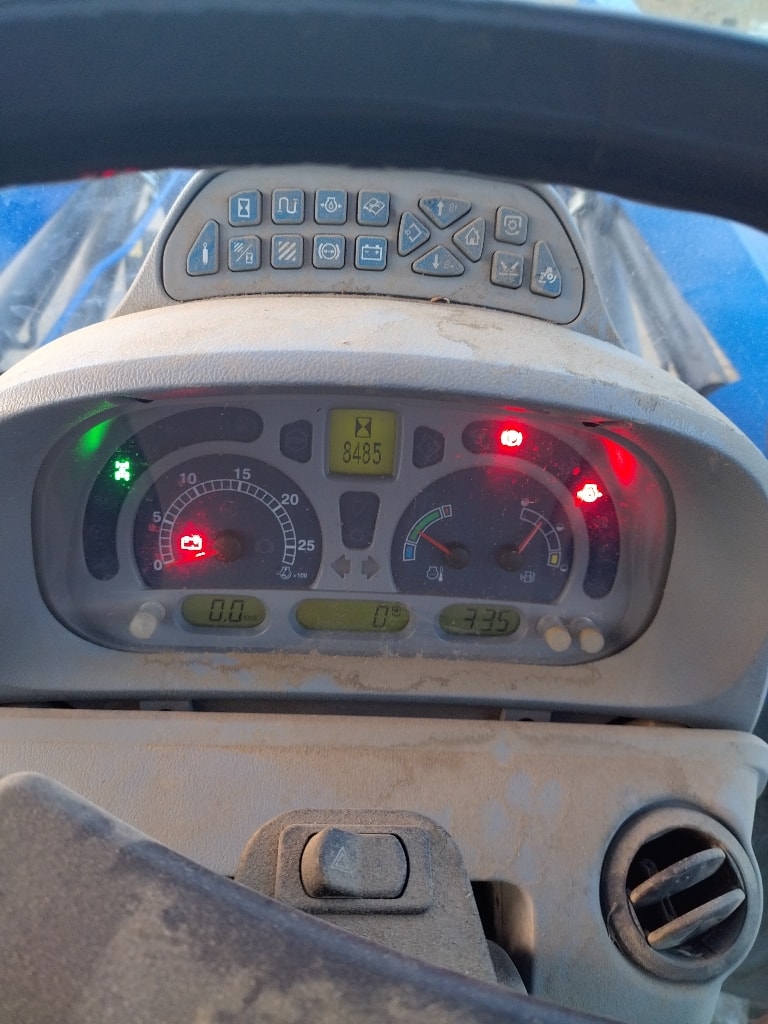 Tracteur chargeur NEW HOLLAND T6020 PLUS - photo slide 16