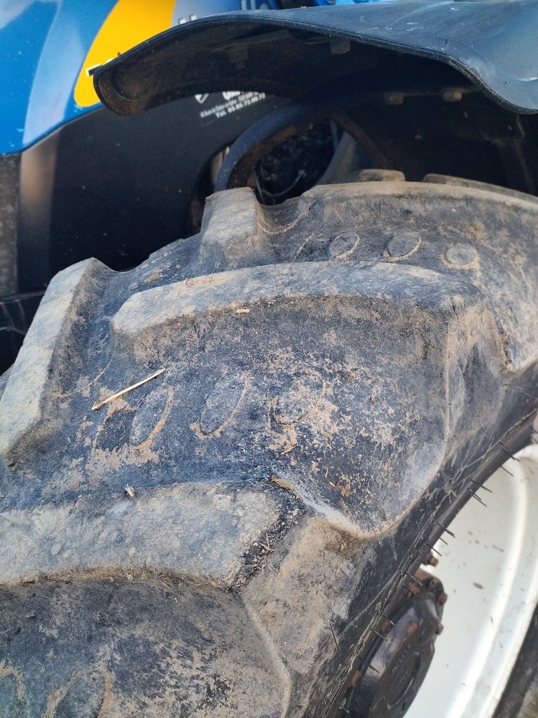 Tracteur chargeur NEW HOLLAND T6020 PLUS - photo slide 7