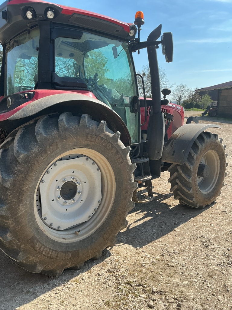 Tracteur MC CORMICK X6 415 - photo slide 2