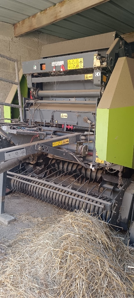 Presse balles rondes CLAAS Variant 350 - photo slide 1