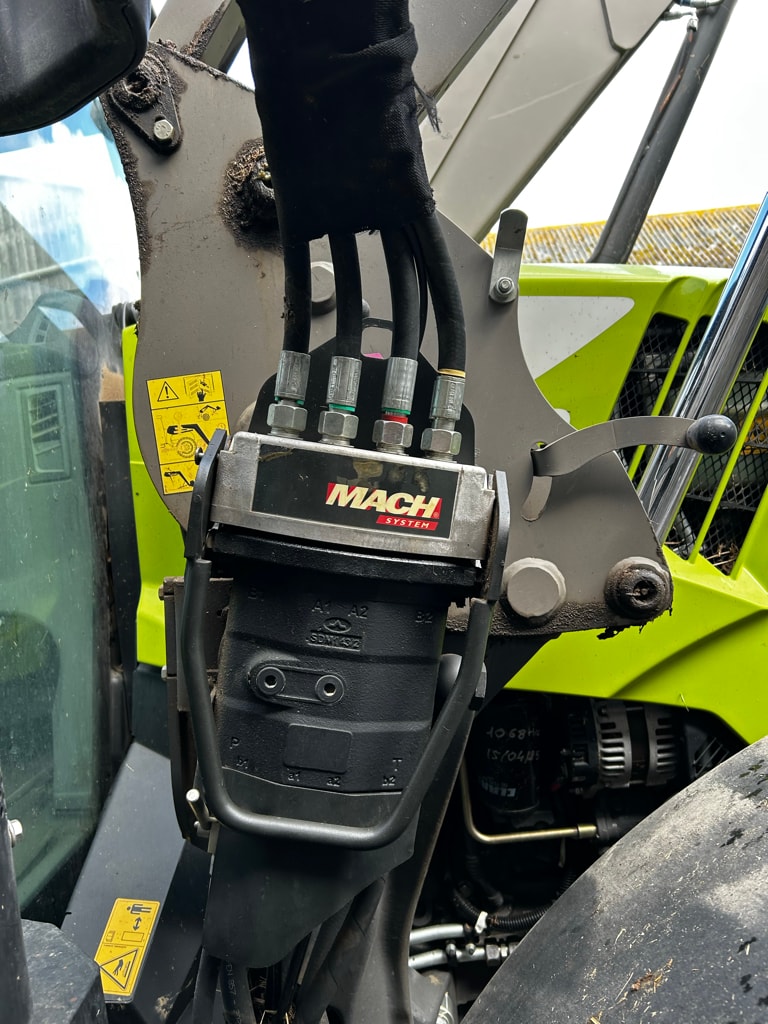 Tracteur chargeur CLAAS ARION 420 - photo slide 11