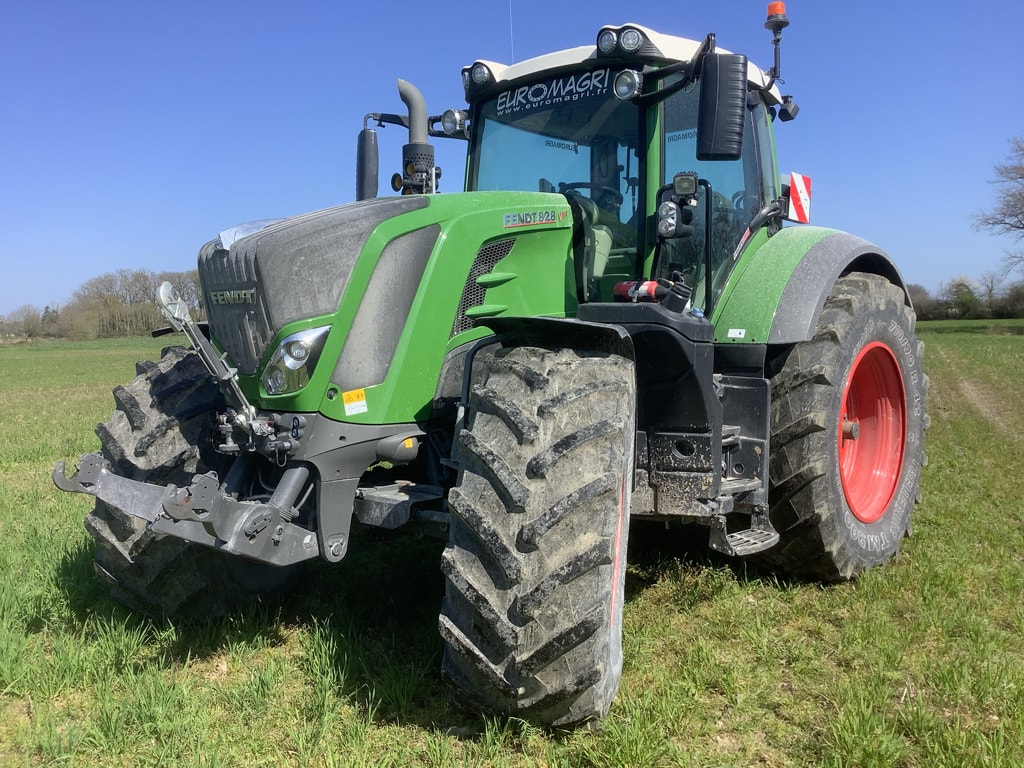 Tracteur FENDT 828 VARIO PROFI + - photo slide 1