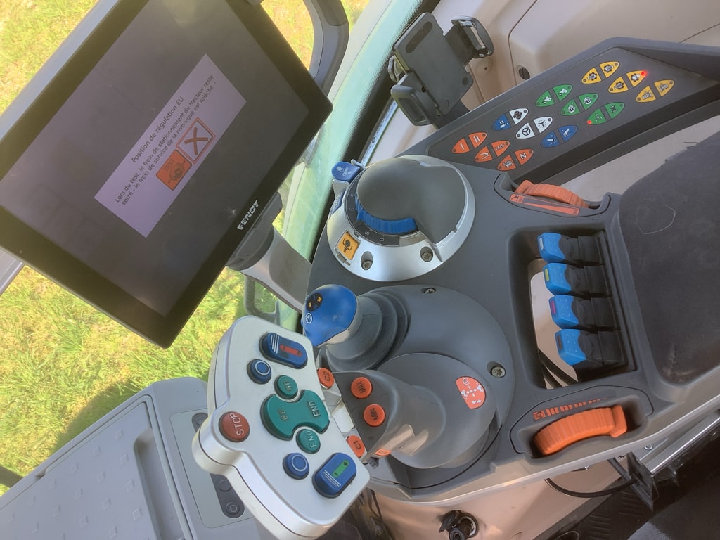 Tracteur FENDT 828 VARIO PROFI + - photo slide 20
