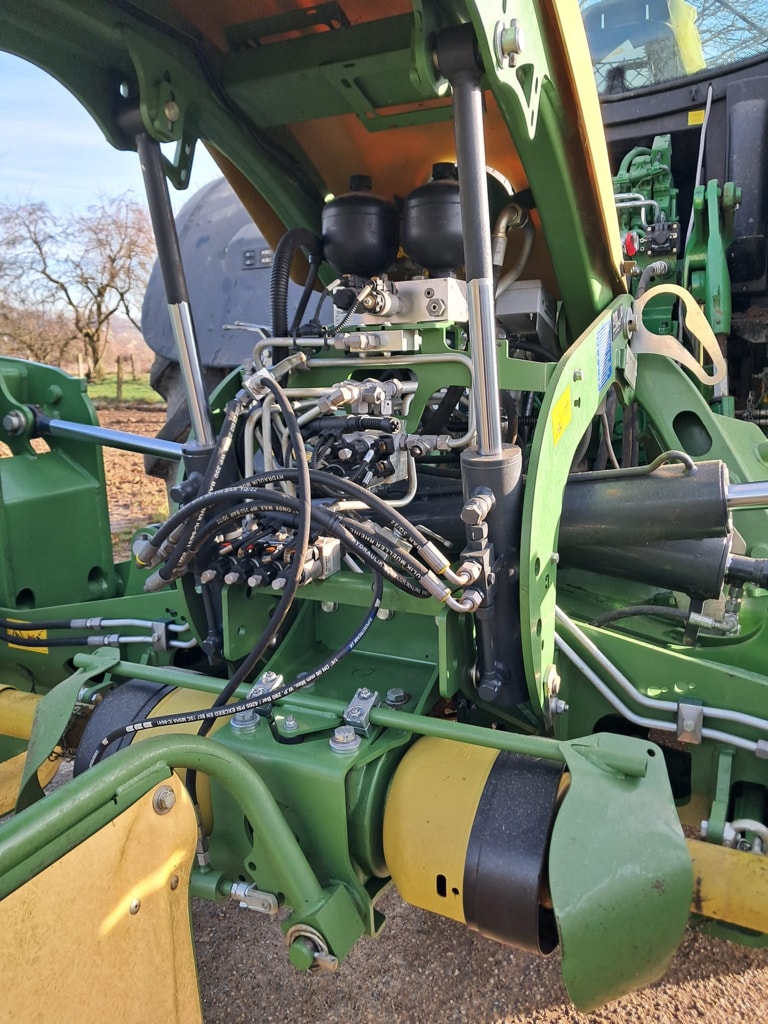 Faucheuse KRONE Easy cut B950 - photo slide 2