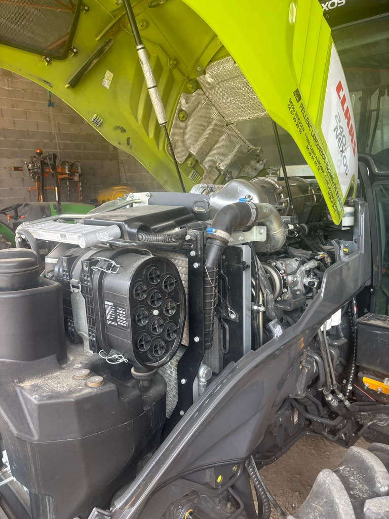 Tracteur CLAAS Nexos 240 F - photo slide 3