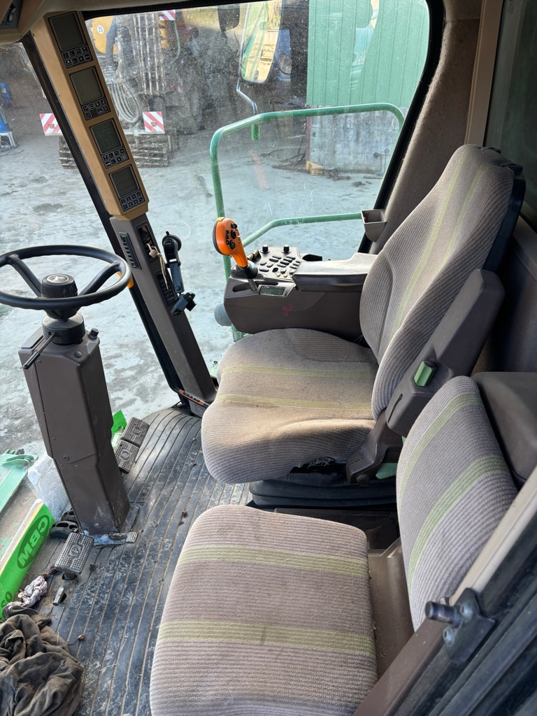 Moissonneuse JOHN DEERE T 660 - photo slide 12