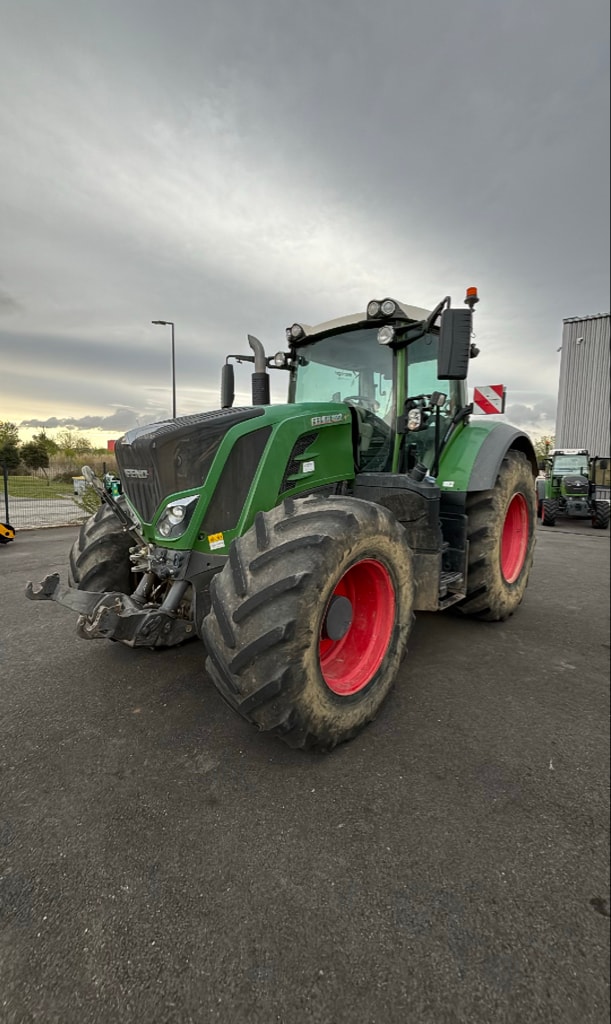 Tracteur FENDT 822 - photo slide 1